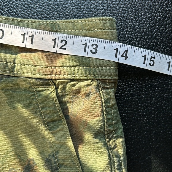 Anthropologie Wanderer Utility Shorts Camo Pockets Green Brown Sz 25 - Picture 13 of 15